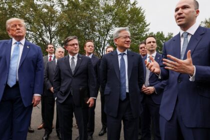 Trump anuncia autorregulação da IA por bigtechs em meio a temor social