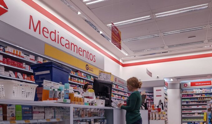 Mudanças na emissão e no controle de receitas médicas entram em vigor