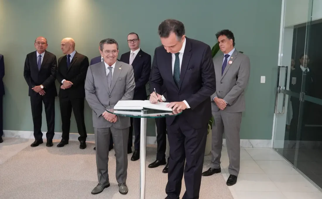 Rodrigo Pacheco toma posse como ministro do TCU