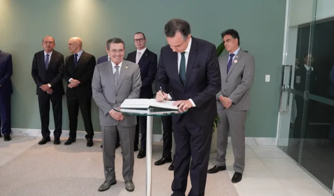 Rodrigo Pacheco toma posse como ministro do TCU