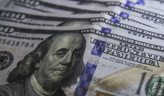 Dólar cai para R$ 5,17 e acumula recuo de 0,15% em setembro