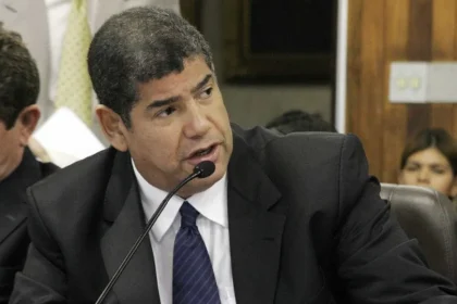 Polícia apreende R$ 740 mil em imóvel de assessor ligado a Milton Leite