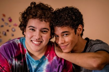 ‘Quinze Dias’ transforma insegurança com o próprio corpo em uma história de amor
