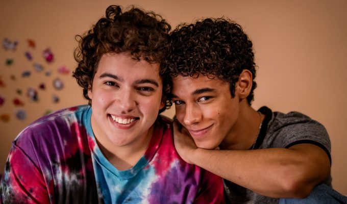 ‘Quinze Dias’ transforma insegurança com o próprio corpo em uma história de amor