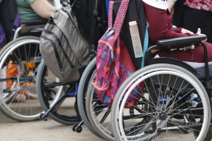 Analfabetismo entre jovens e adultos com deficiência é 12 vezes maior