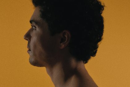 Lourenço Rebetez anuncia “Maestro”, primeiro single de Língua Geral