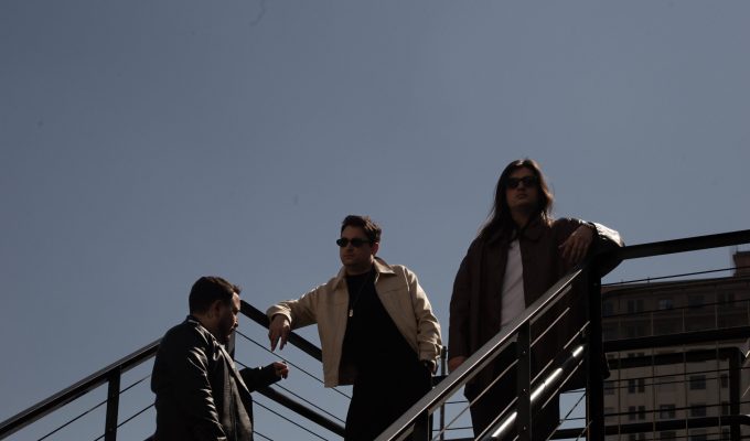 Évora abre caminho para disco de estreia com dobradinha de singles: ouça agora “Entropia” e “Ópio”