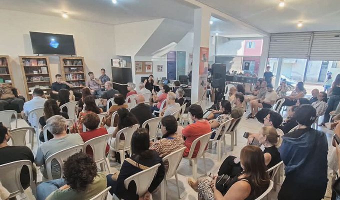 Livraria transforma vida cultural de pequeno município de São Paulo
