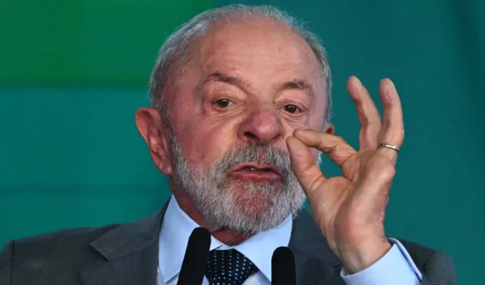Lula diz a pastores que não fará campanha nas igrejas por respeito à fé