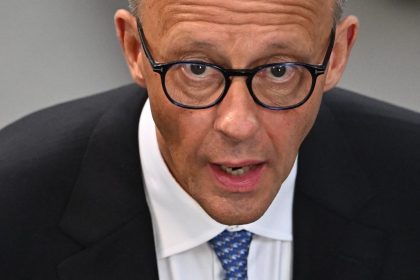 Merz enfrenta novas pressões após duras derrotas eleitorais na Alemanha