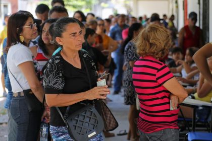 Mulheres são maioria de quem vota e minoria de quem ocupa o Congresso