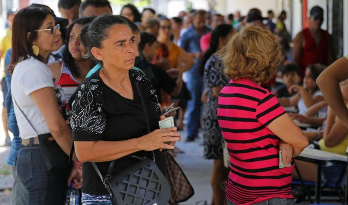 Mulheres são maioria de quem vota e minoria de quem ocupa o Congresso