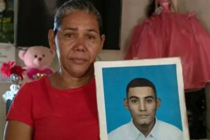‘Não tenho notícias dele há quase 5 anos’: as mães que procuram seus filhos no sistema prisional do regime de exceção de Bukele em El Salvador