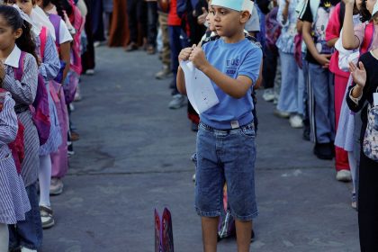 Alunos voltam às aulas presenciais em Gaza depois de três anos