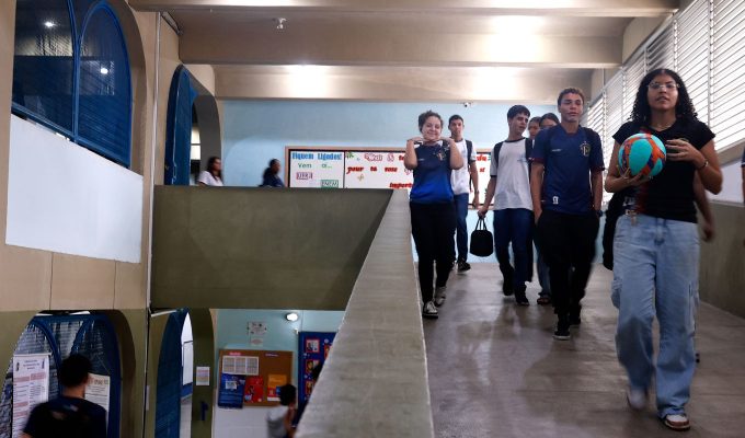 Pé-de-Meia começa a pagar sexta parcela a estudantes nesta segunda