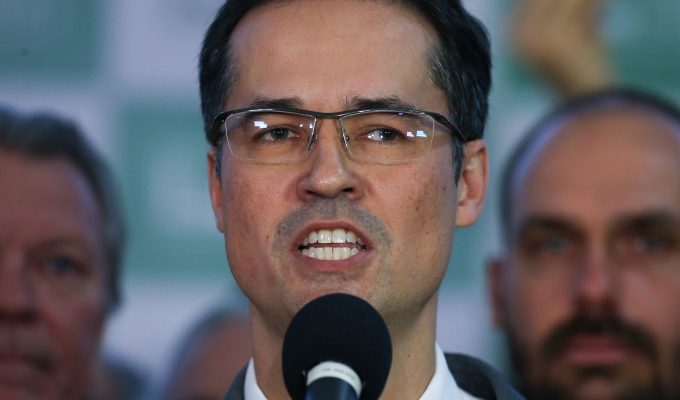 Maioria do TSE mantém suspensão da campanha de Deltan ao Senado