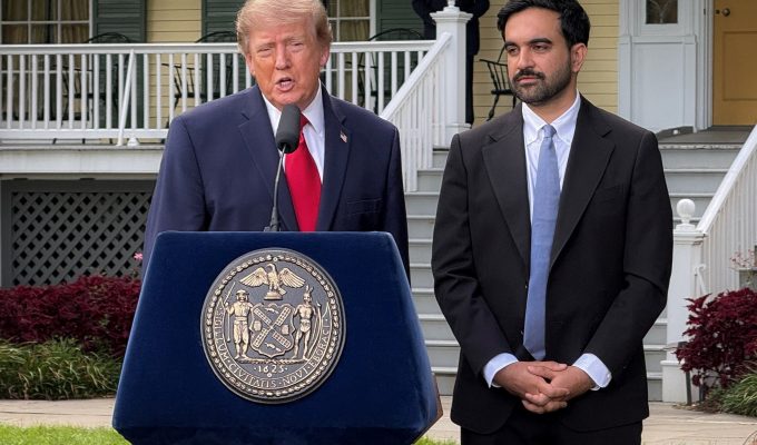 Trump minimiza boicote de redes de TV nos EUA: ‘Olhe toda essa imprensa aqui’