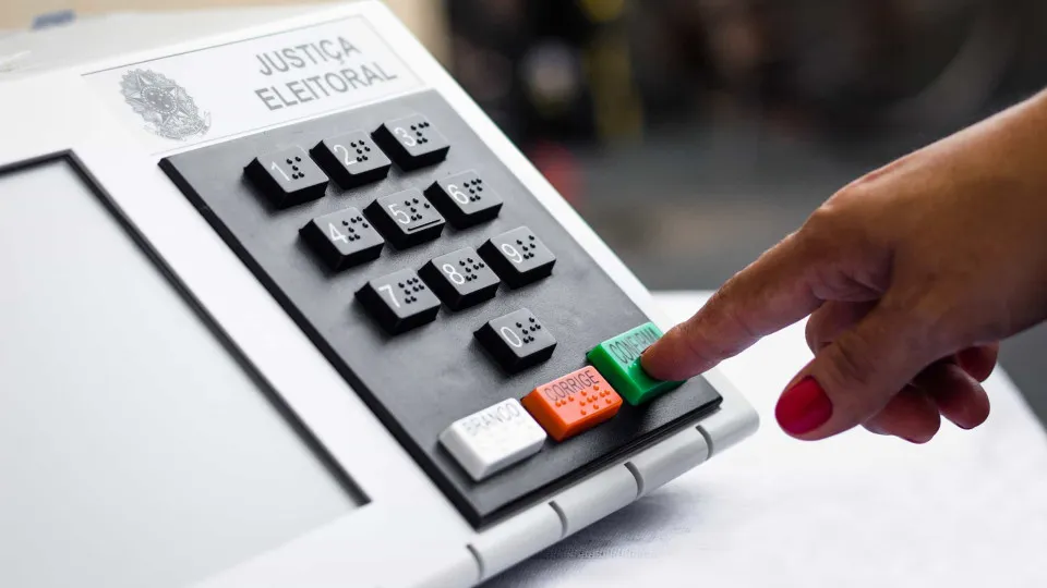 TRE-RJ indefere 15 candidaturas por indícios de vínculos criminosos