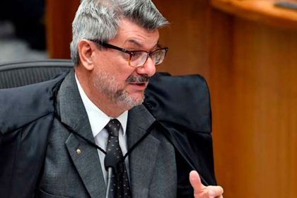 AGU pede ao STF perda do cargo de ministro acusado de assédio