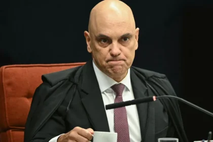 Mensagens com Vorcaro são ‘farsa montada’ e ‘vingança’ de aliados de Bolsonaro, diz Moraes