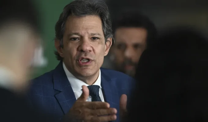 Haddad alfineta e vincula Vorcaro a Tarcísio e aliados de Bolsonaro
