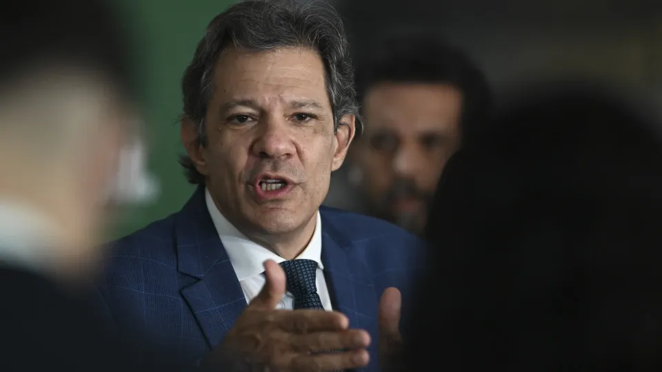 Haddad alfineta e vincula Vorcaro a Tarcísio e aliados de Bolsonaro