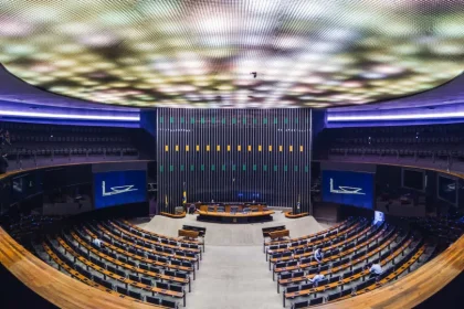 Crise do STF ameaça contaminar Congresso, e parlamentares temem vazamentos generalizados