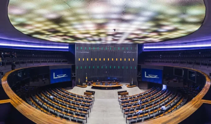 Crise do STF ameaça contaminar Congresso, e parlamentares temem vazamentos generalizados