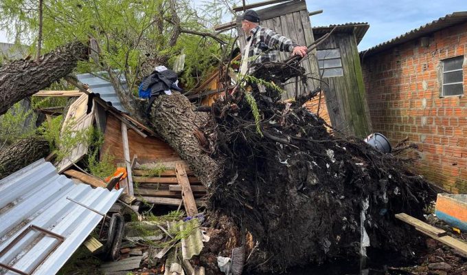 Sobe para quatro o número de mortos em decorrência dos temporais no RS