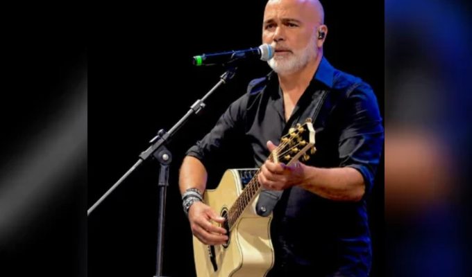 Antes de conquistar o público com a música sertaneja, Rick iniciou a carreira ao lado da irmã