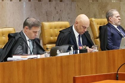 Mendonça acusa Moraes de direcionar investigação no STF
