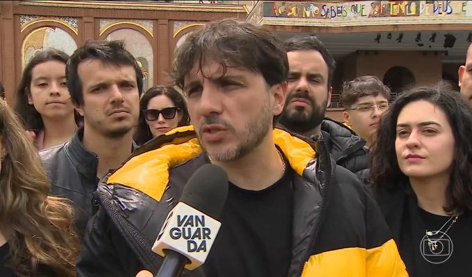 Renan Santos, candidato do Missão à Presidência, faz campanha no interior de São Paulo
