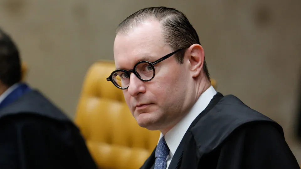 Zanin ordena acesso à integra de celular de Vorcaro e diz não haver ‘hierarquia entre ministros’ do STF