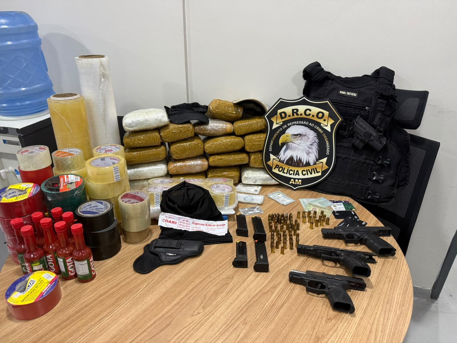 Três PMs são presos no porto de Manaus suspeitos de tentar ficar com carga de drogas