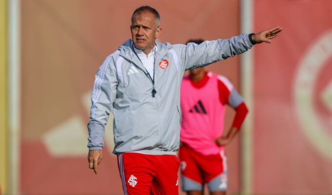 Internacional contrata técnico Eduardo Baptista até o fim da temporada