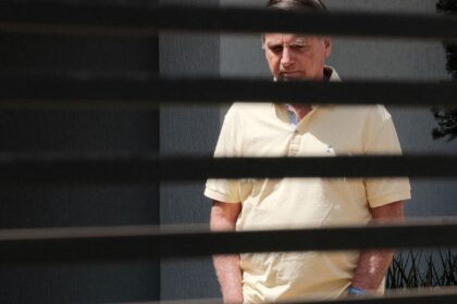 STF: defesa de Bolsonaro pede suspensão do cumprimento da pena