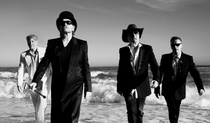 U2 anuncia ‘Carnaval de Luz’, álbum que tem Rosalía e dueto póstumo com Dolly Parton
