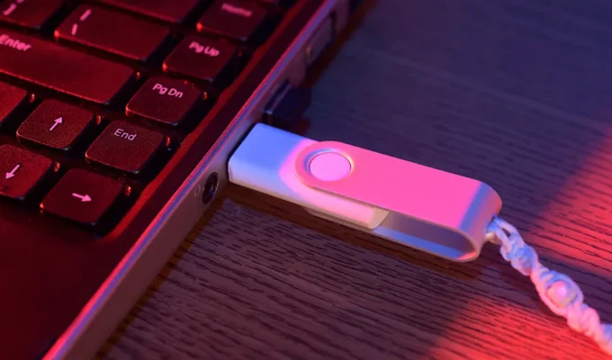 Por que é importante ejetar o pen drive antes de removê-lo do PC