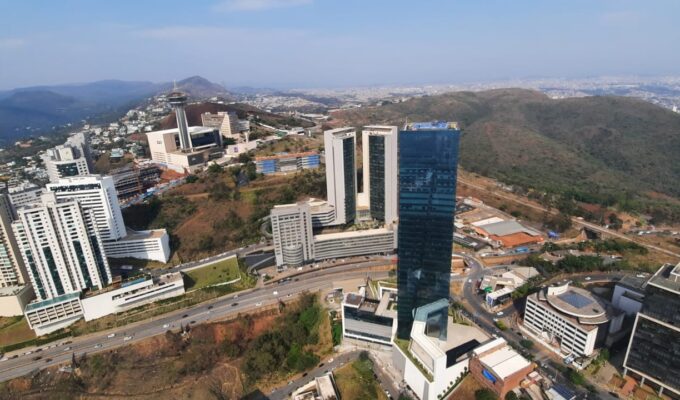 Frente fria avança e pode provocar chuva em BH após dias de calor intenso