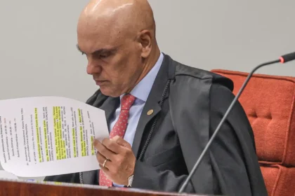 Moraes multa em R$ 5 mil advogado que tentou burlar sistema do STF
