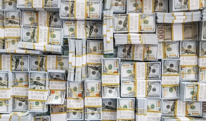 Dólar fecha acima de R$ 5,22 em dia de mal-estar global