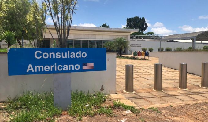 EUA suspendem atendimento na embaixada e consulados do Brasil por questões de segurança