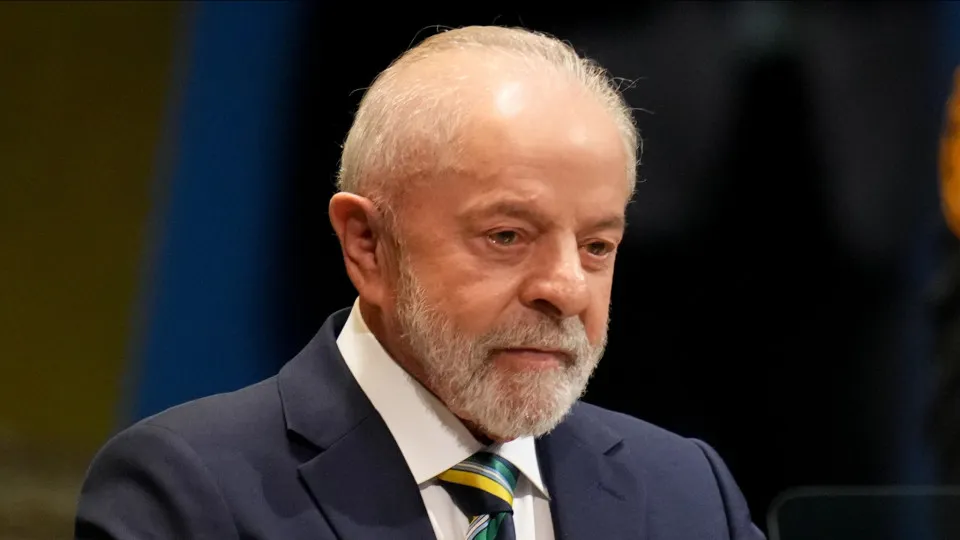Lula diz ter falado 3 vezes com Fachin sobre crise no STF e afirma que condução do caso ‘não foi correta’