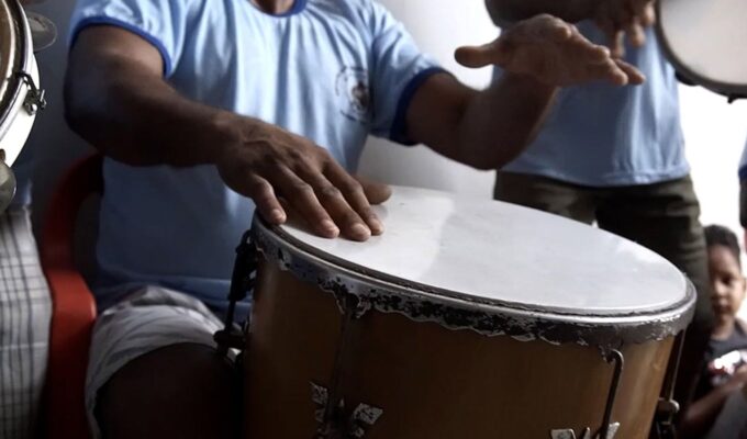 Musicoterapia usa recursos sonoros em processo terapêutico