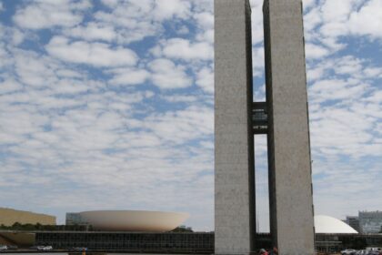 Presidente do Senado marca para segunda votação do fim da escala 6×1