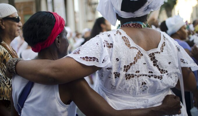Ataques a símbolos religiosos reacendem debate sobre intolerância