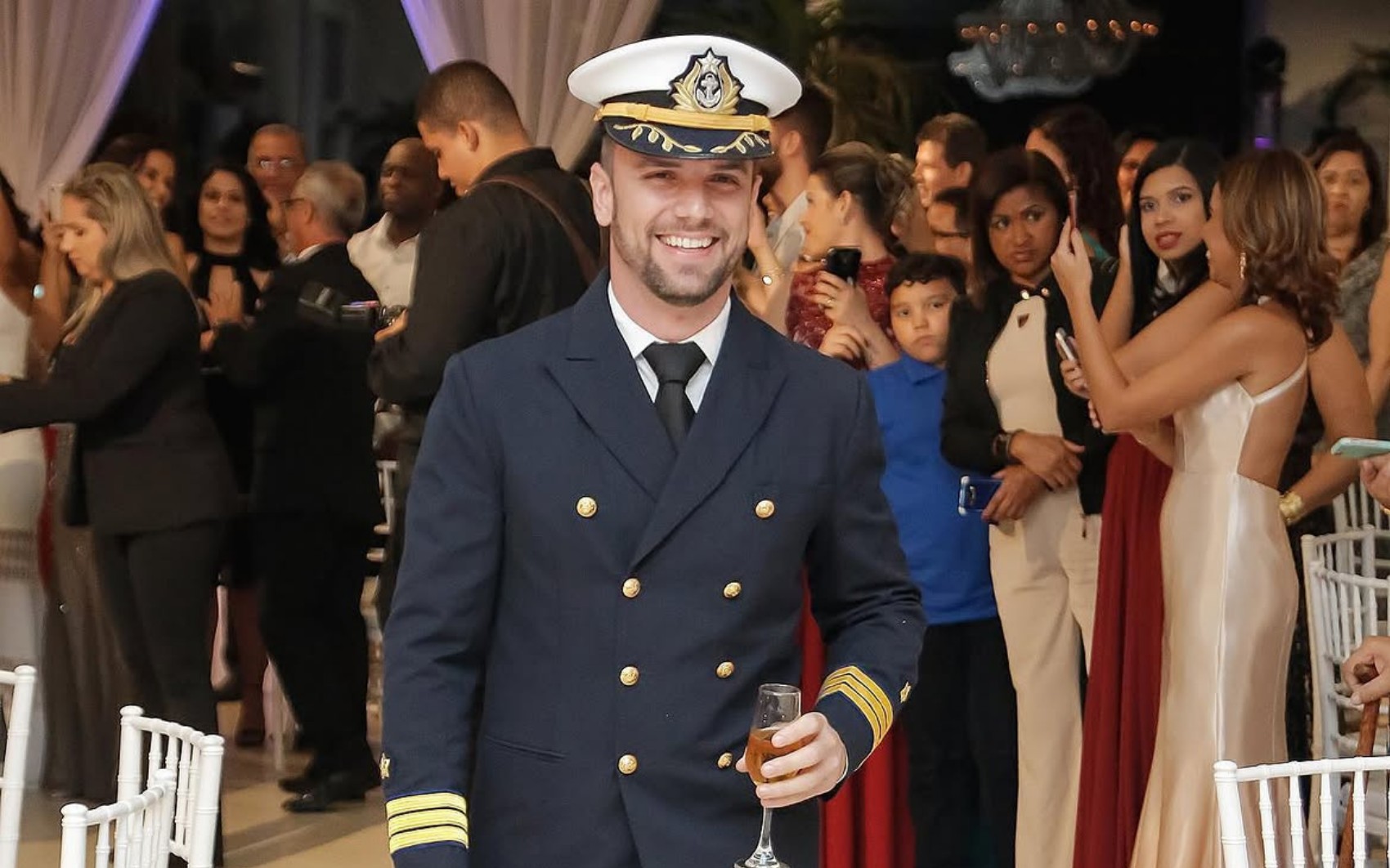 Enfermeira que tentou salvar capitão da Marinha morto em restaurante detalha socorro: ‘Tentamos reanimar por mais de uma hora’