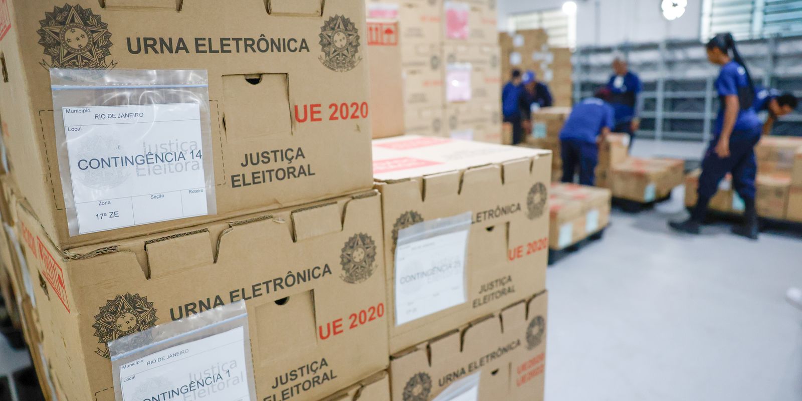 Tribunais distribuem urnas e preparam sessões para eleição