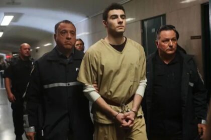 VÍDEO: Novas imagens mostram Luigi Mangione, que matou CEO em Nova York, ao ser preso