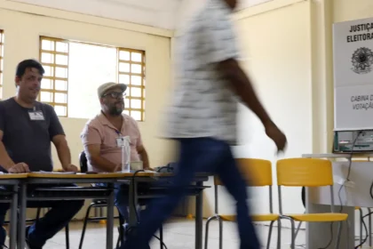 Cerca de 158,7 milhões de eleitores vão às urnas em todo o país